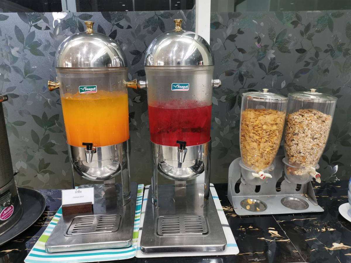 Morakot Twin Chumphon Hotel Екстериор снимка