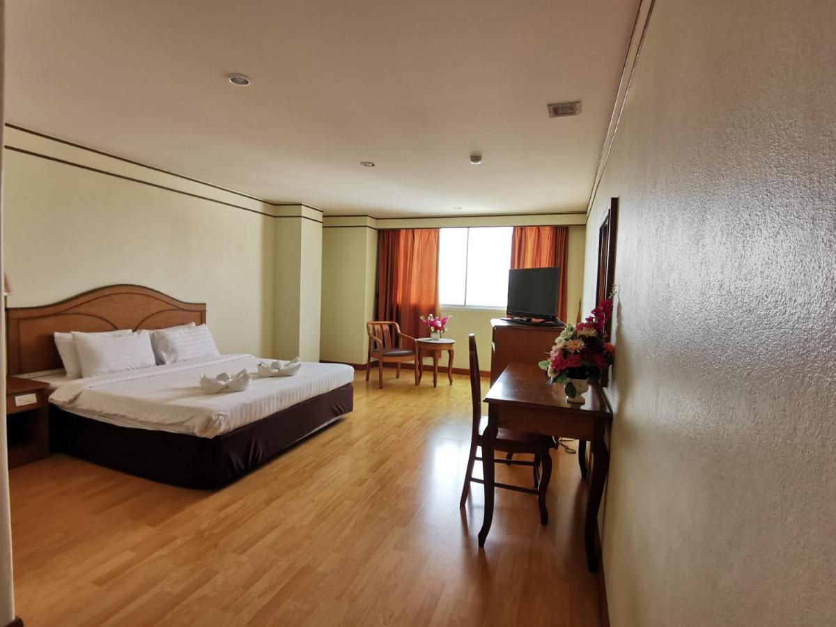 Morakot Twin Chumphon Hotel Екстериор снимка