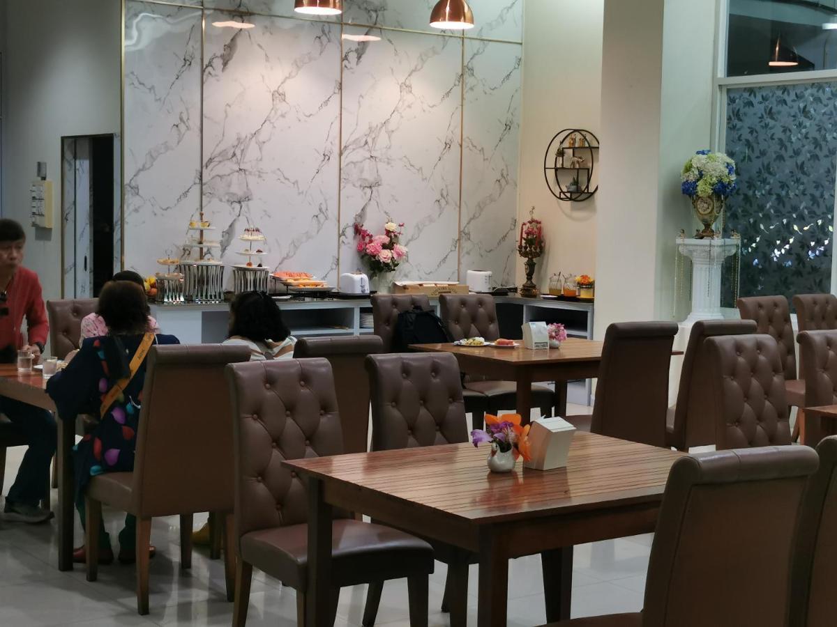 Morakot Twin Chumphon Hotel Екстериор снимка