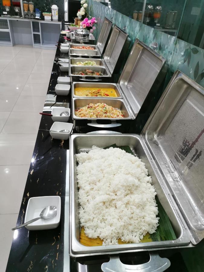 Morakot Twin Chumphon Hotel Екстериор снимка