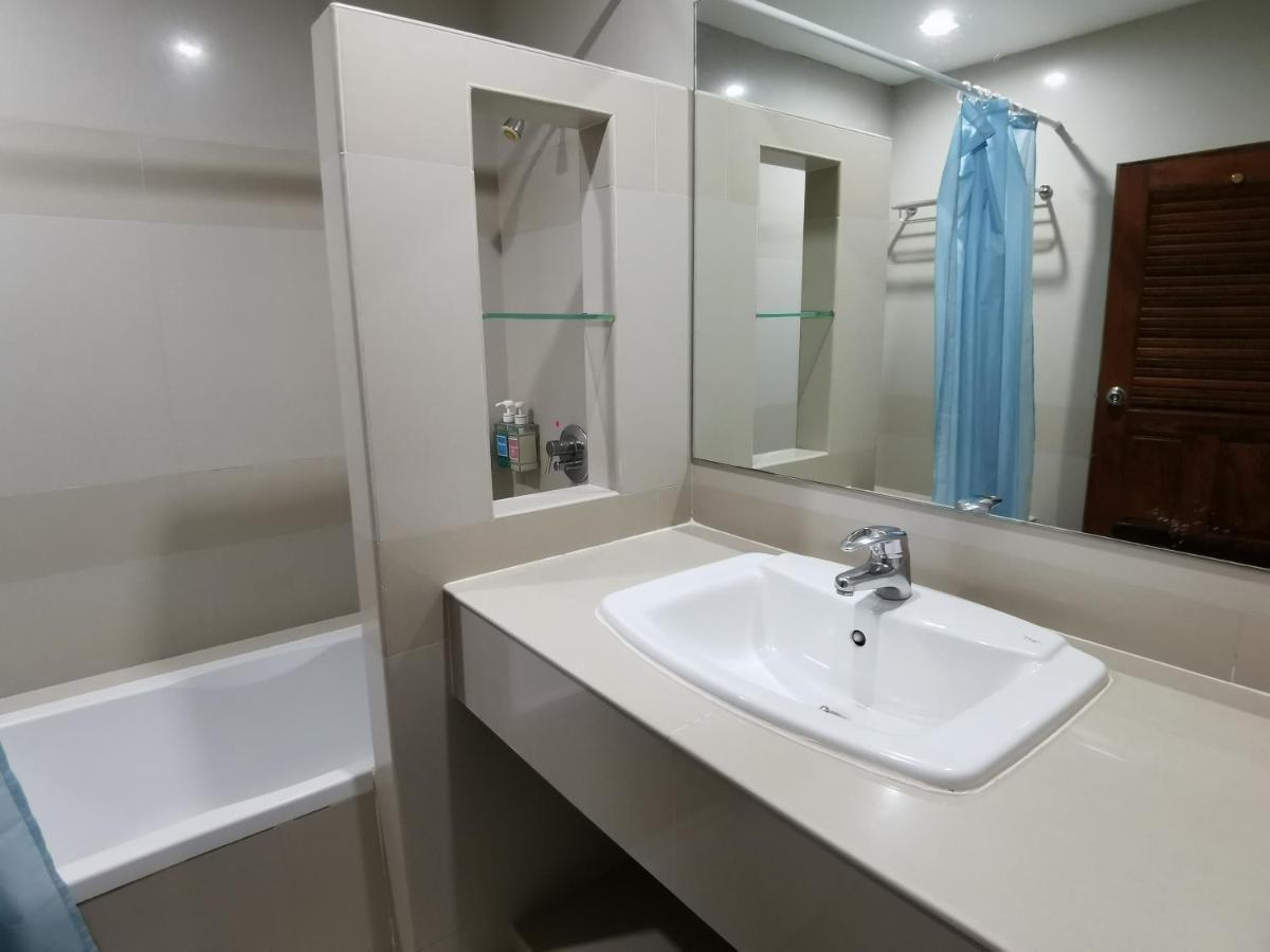 Morakot Twin Chumphon Hotel Екстериор снимка
