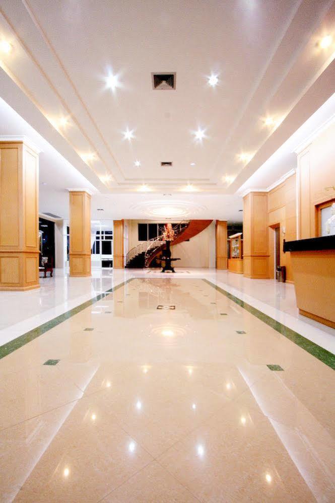 Morakot Twin Chumphon Hotel Екстериор снимка