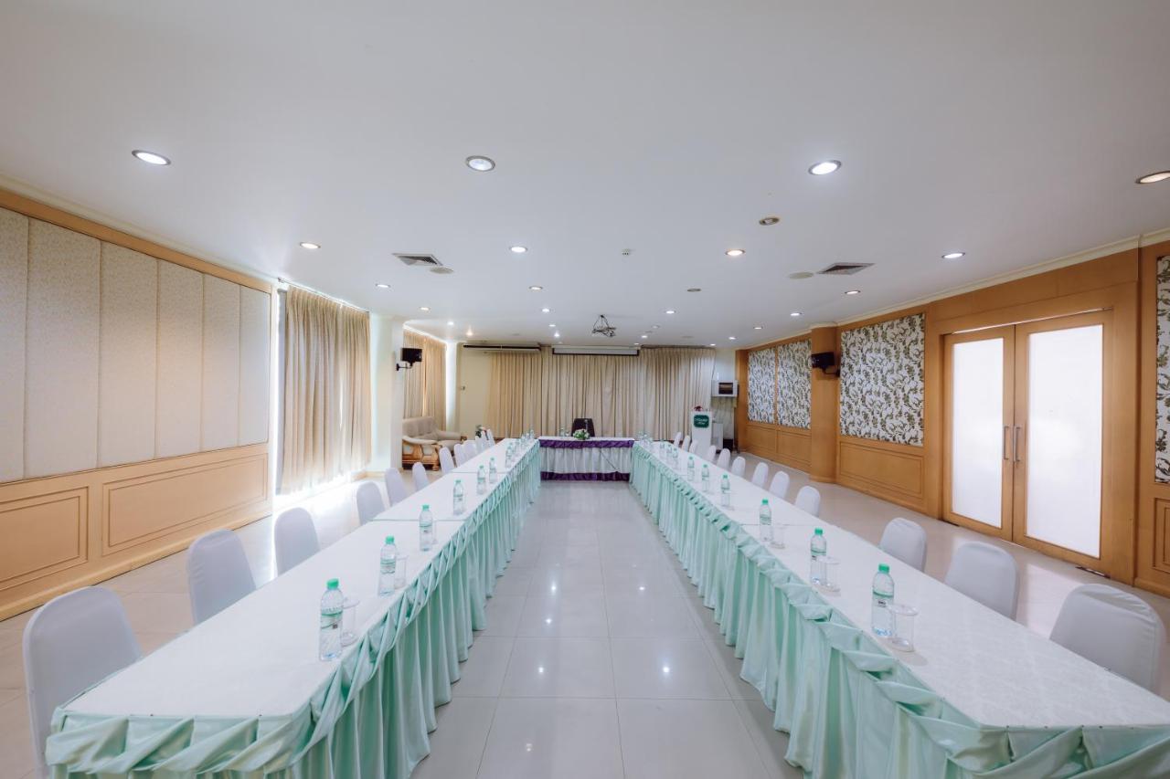 Morakot Twin Chumphon Hotel Екстериор снимка